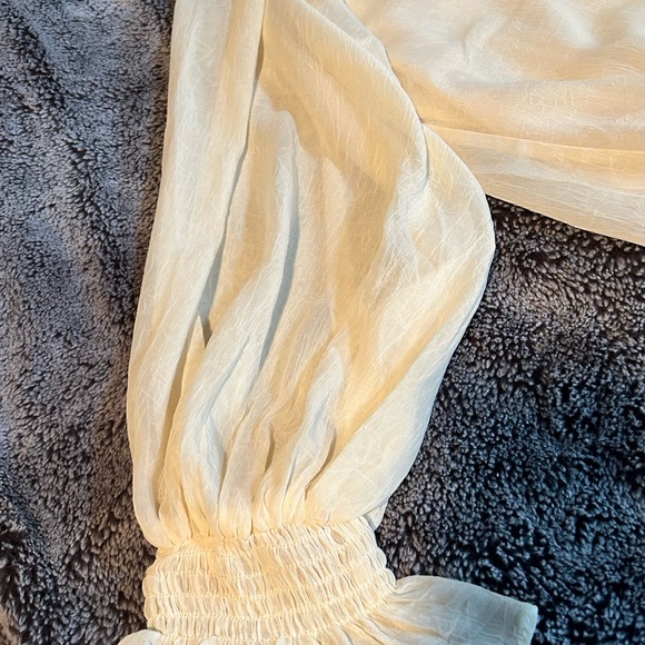 Entro Cream blouse with balloon sleeves Large - Picture 3 of 3